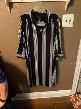 Charming Charlie Black & White Vertical Stripe Tunic